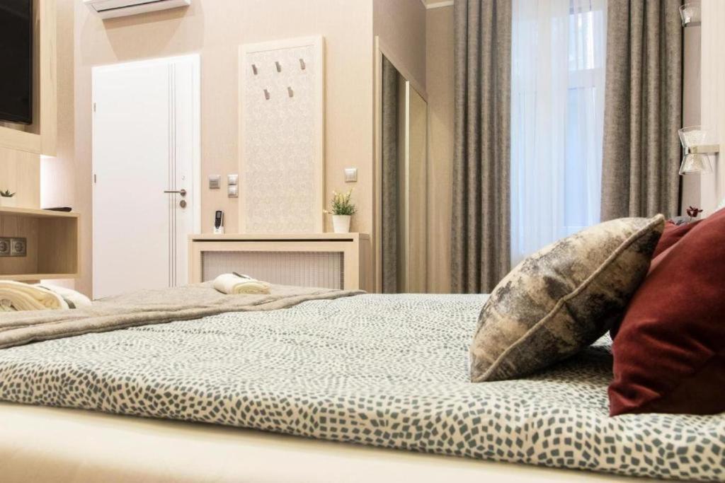 Revay 20 Suites By Corall Budapest Ngoại thất bức ảnh