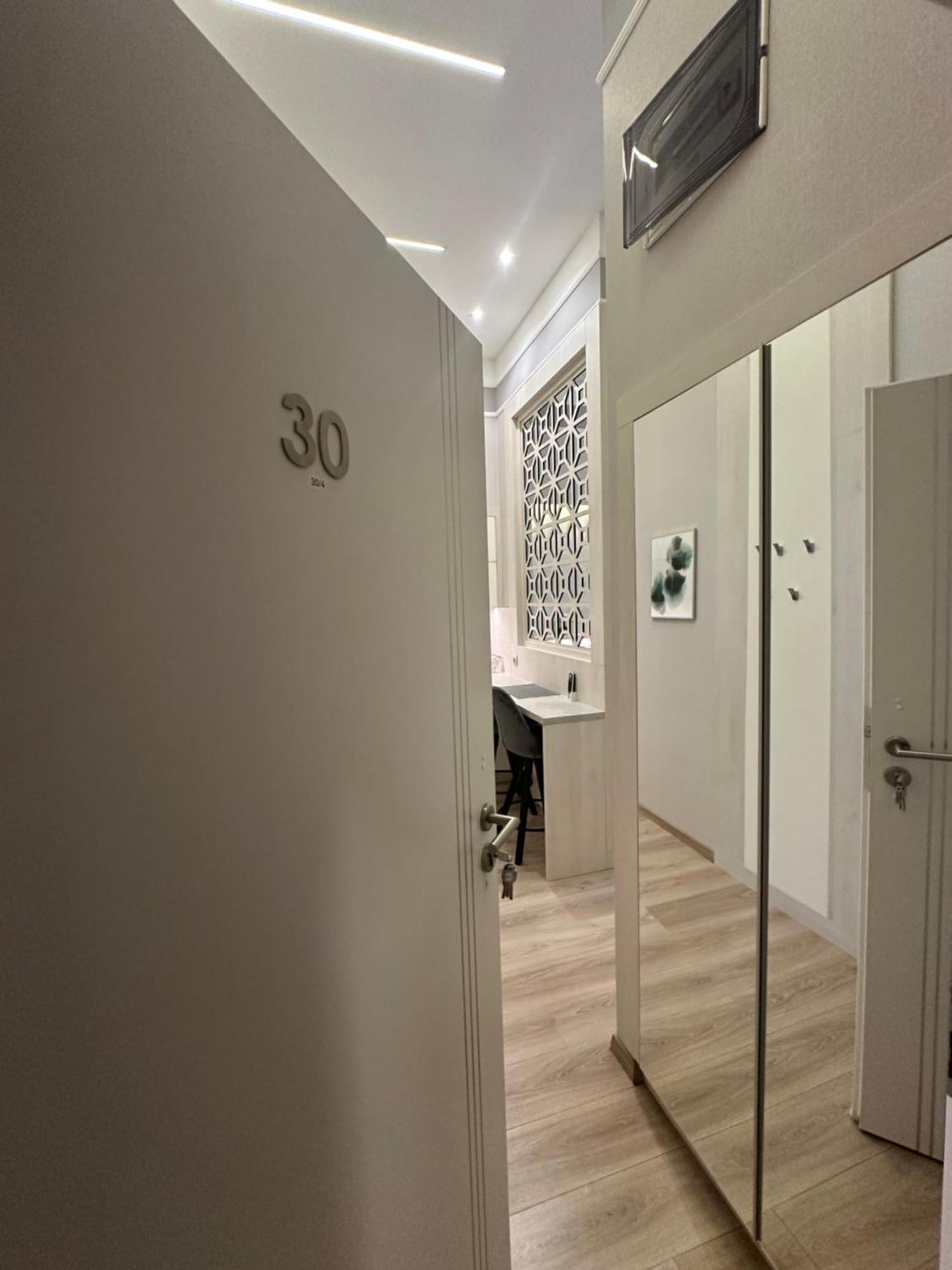 Revay 20 Suites By Corall Budapest Ngoại thất bức ảnh