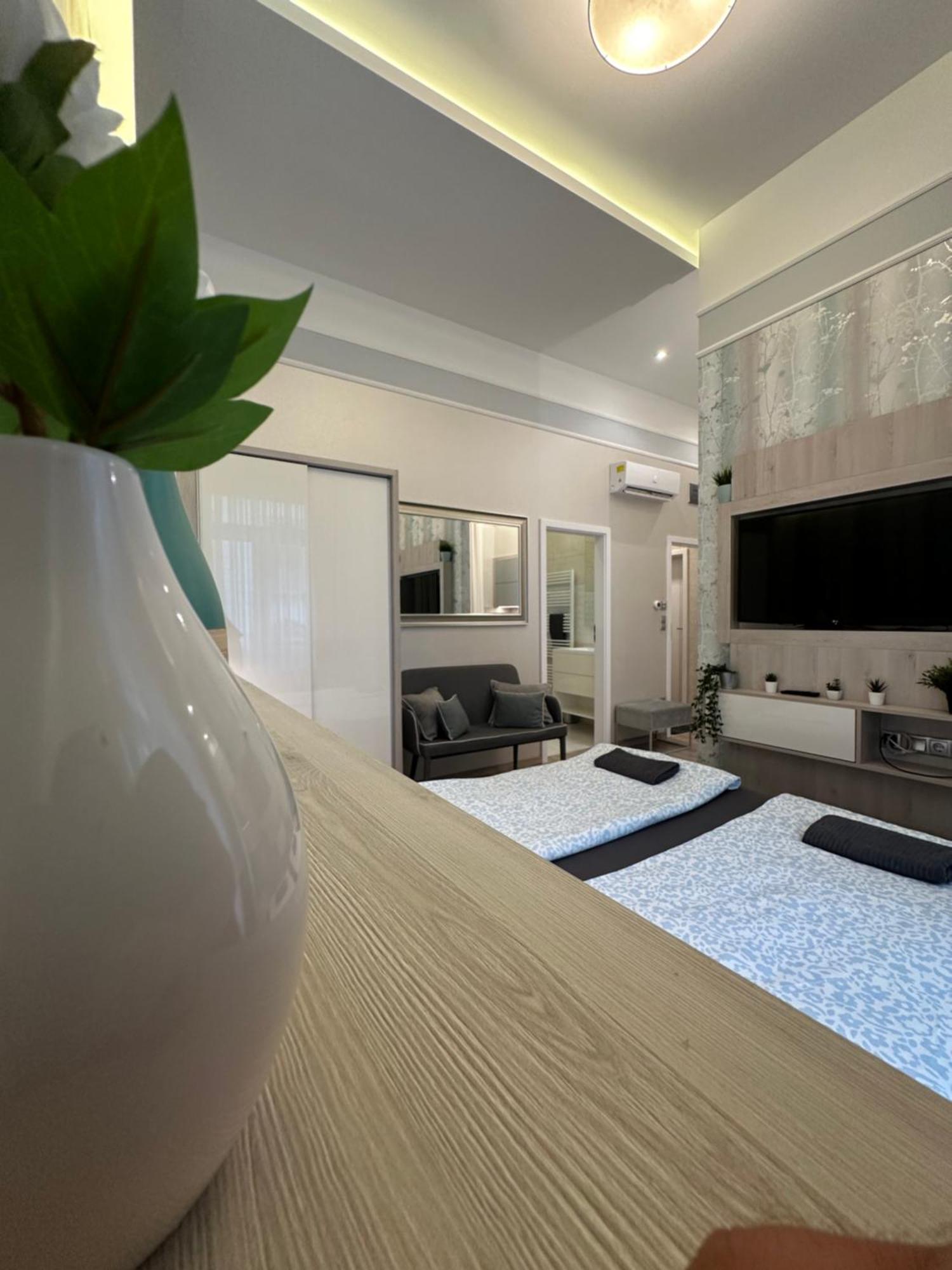 Revay 20 Suites By Corall Budapest Ngoại thất bức ảnh