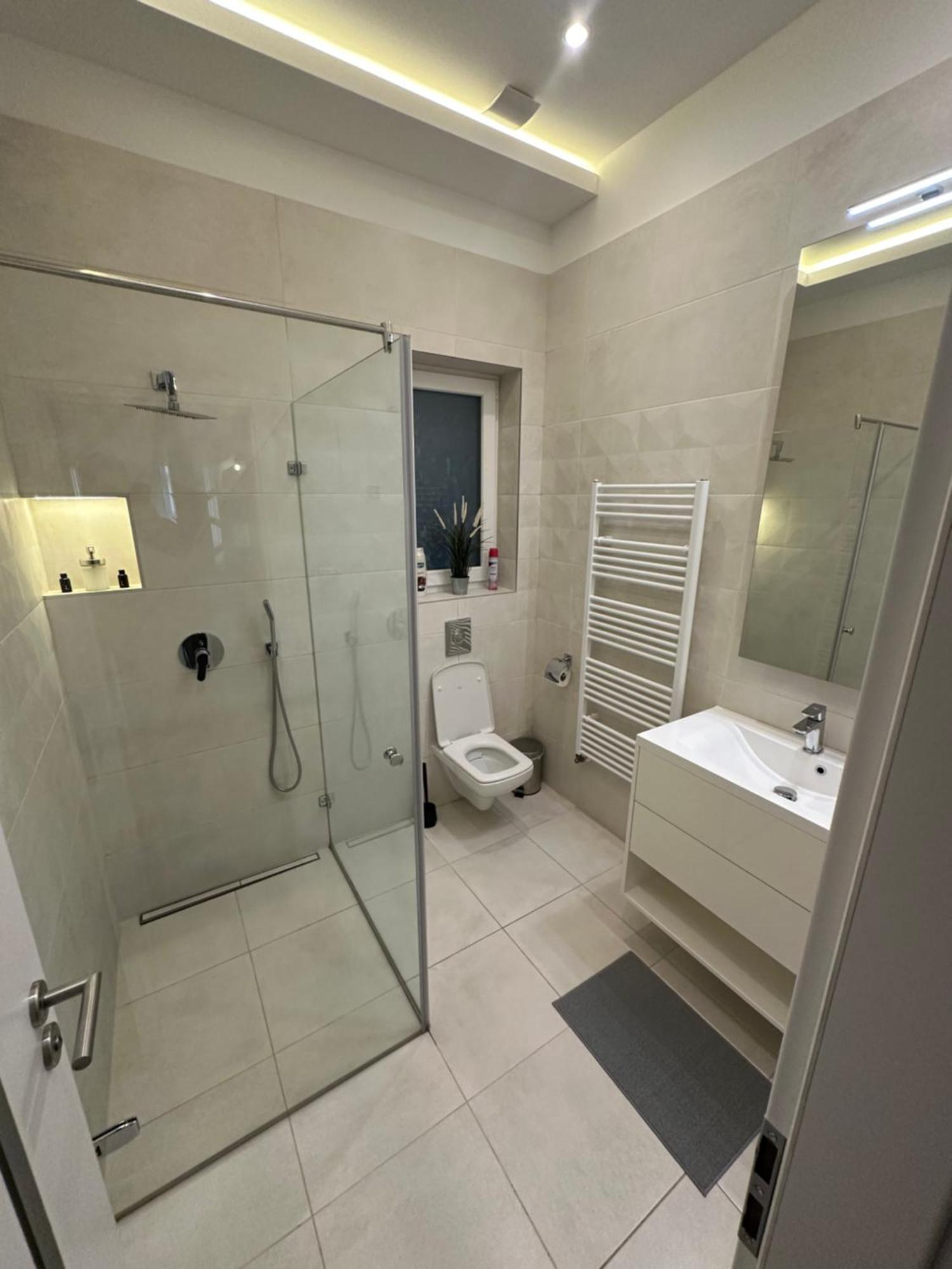 Revay 20 Suites By Corall Budapest Ngoại thất bức ảnh