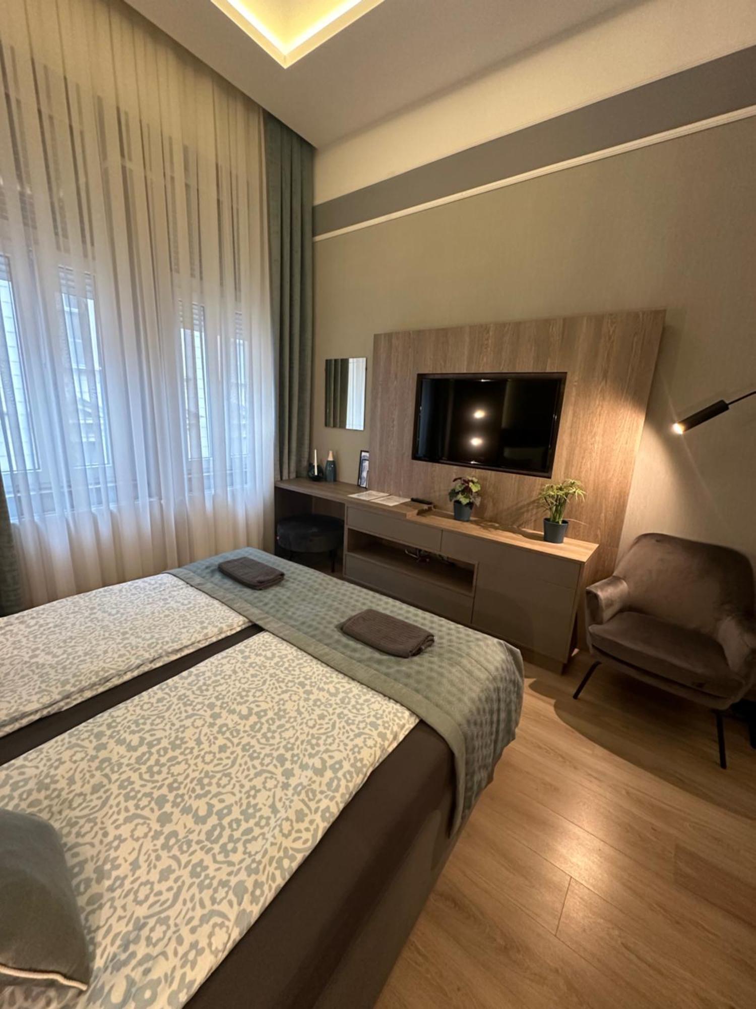 Revay 20 Suites By Corall Budapest Ngoại thất bức ảnh